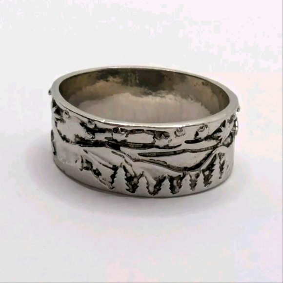 Sterling Silver 925  Nordic Wolf Wide Band Ring Size 6 - Picture 1 of 9